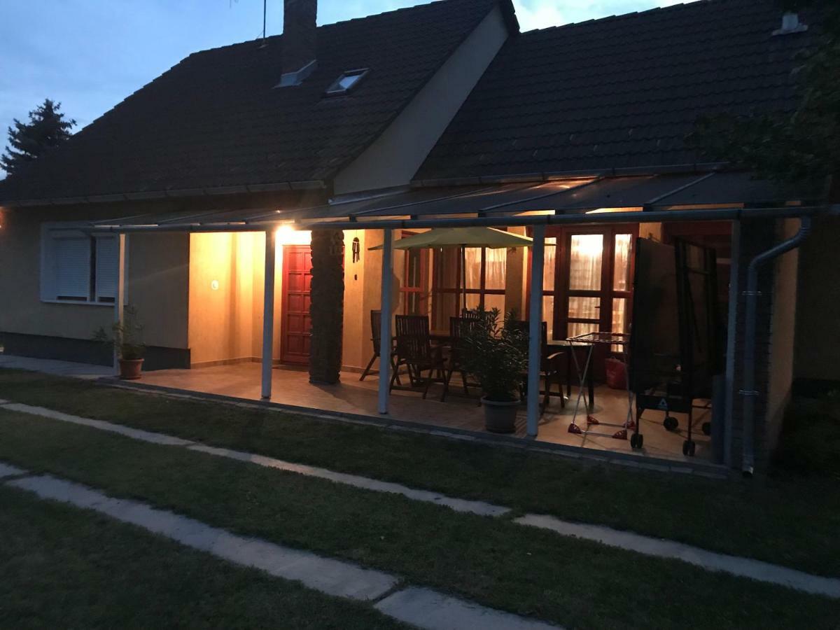 Viharsarki Apartman Gyula Exterior photo